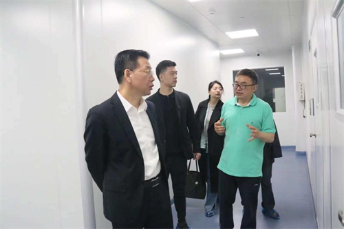 2热烈欢迎海口高新国际投资公司吴华兵总裁一行考察交流.png