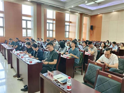 1724298792137930.png 图片2威斯腾生物产业研究院周勇教授受市卫健委邀请为重庆市150余家医院科研处做学术报告-最终版.png